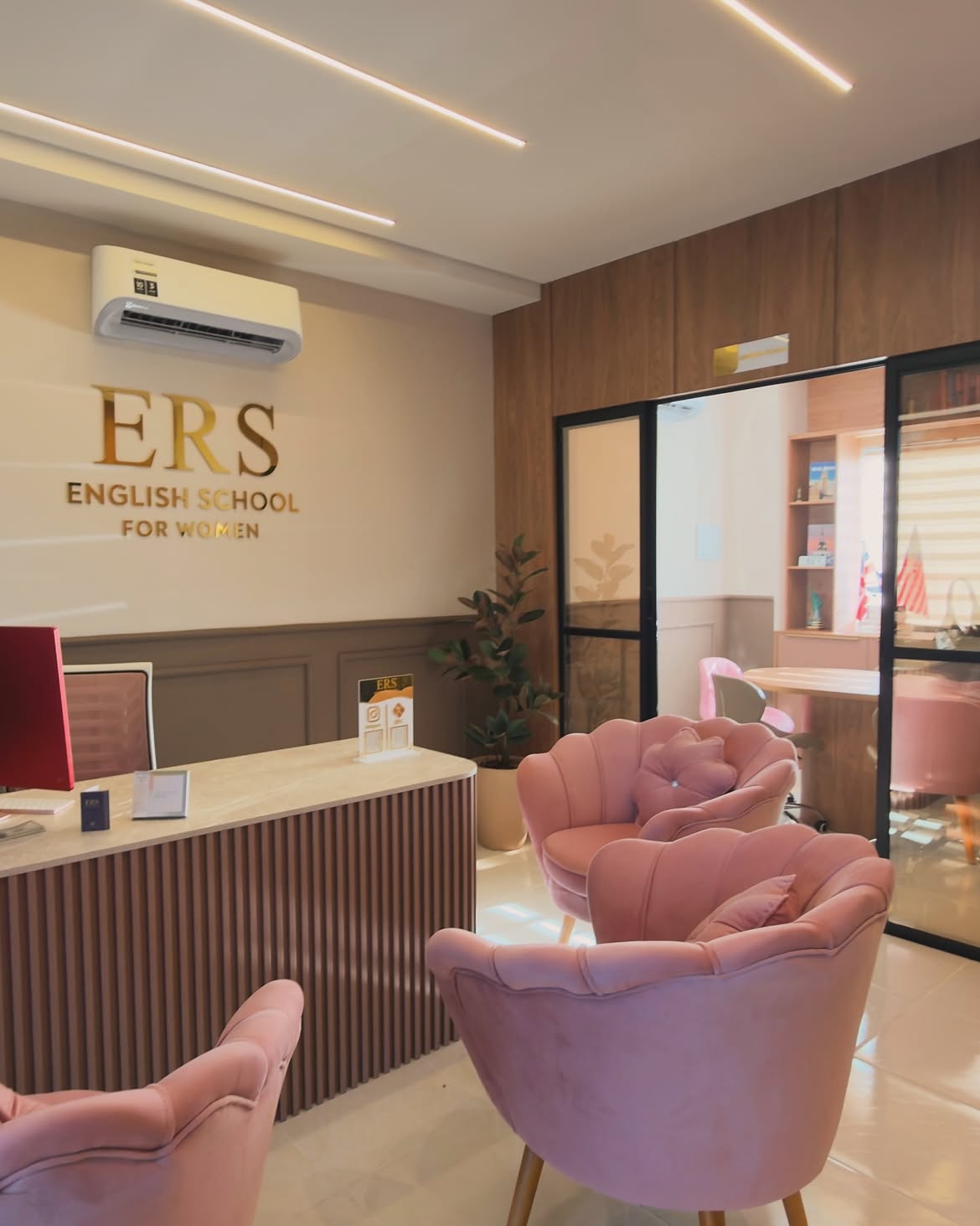 Recepção da ERS English School for Women no Eusébio